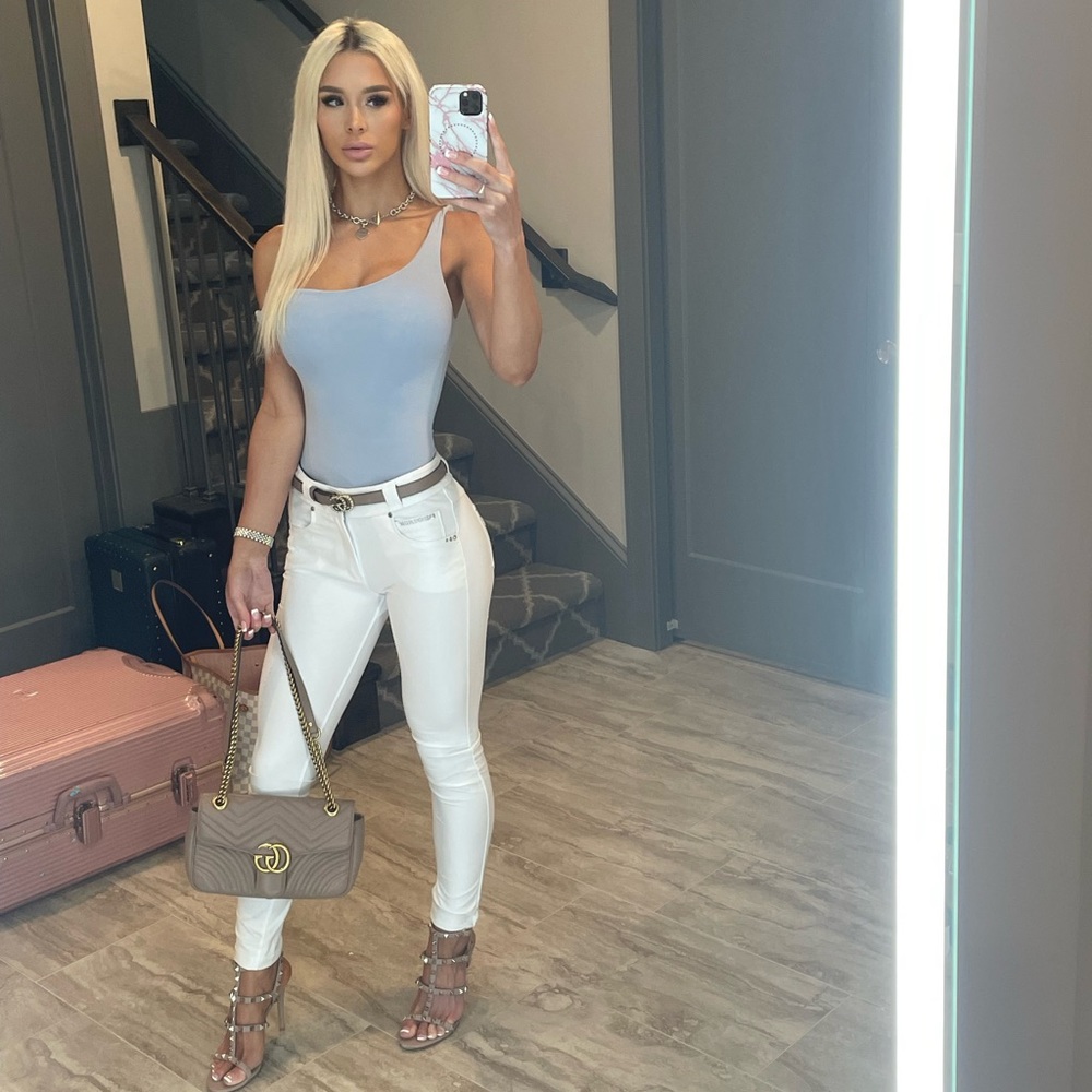 Meet your Posher, Taryn